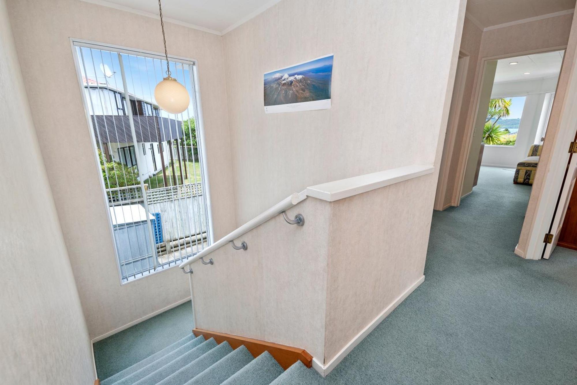 The White House - Taupo Holiday Home Extérieur photo